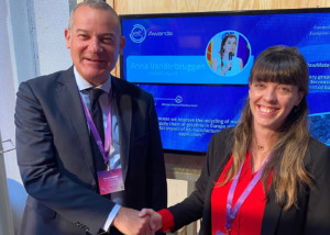 eit-rawmaterials-ceo-bernd-schafer-with-award-winner-anna-vanderbruggen